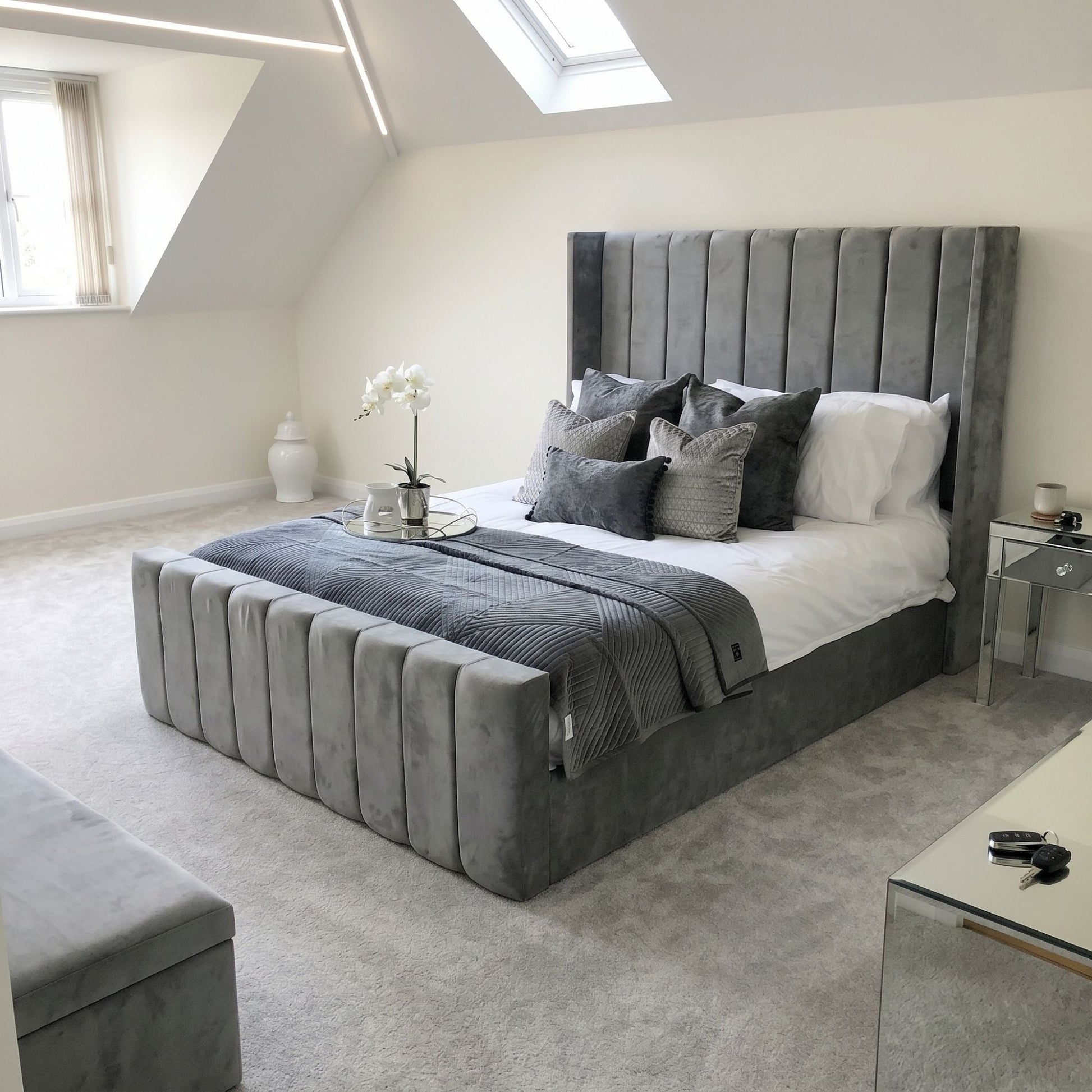 Harlington Wingback Vertical Panel Bed Frame - Eagle Bed