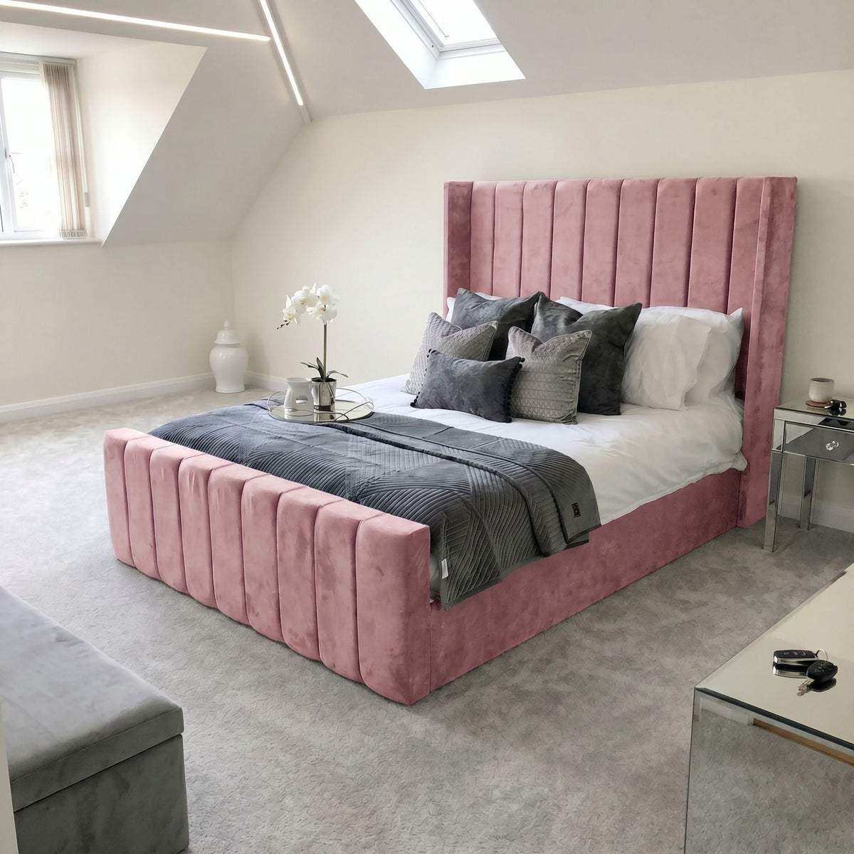 Harlington Wingback Vertical Panel Bed Frame - Eagle Bed