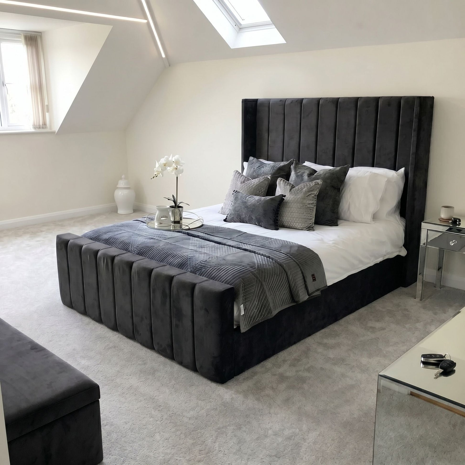 Harlington Wingback Vertical Panel Bed Frame - Eagle Bed