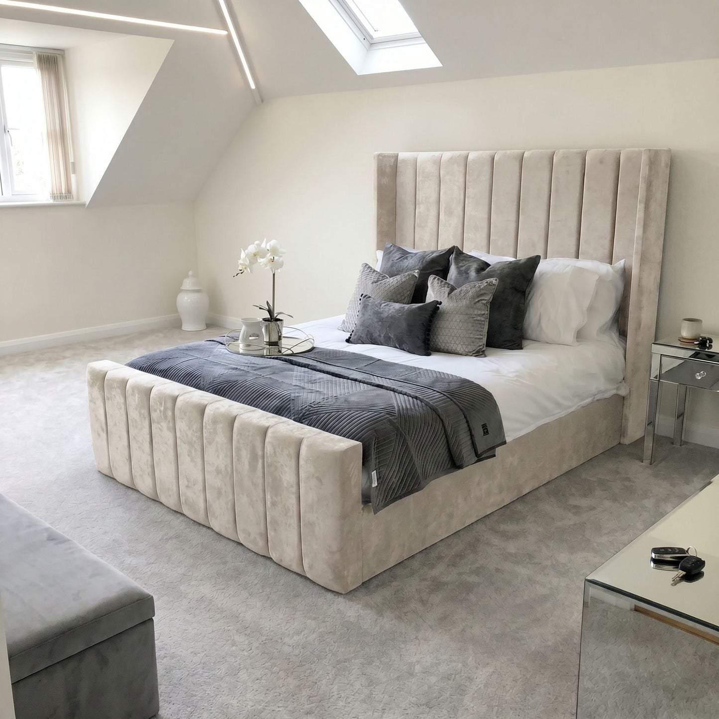 Harlington Wingback Vertical Panel Bed Frame - Eagle Bed