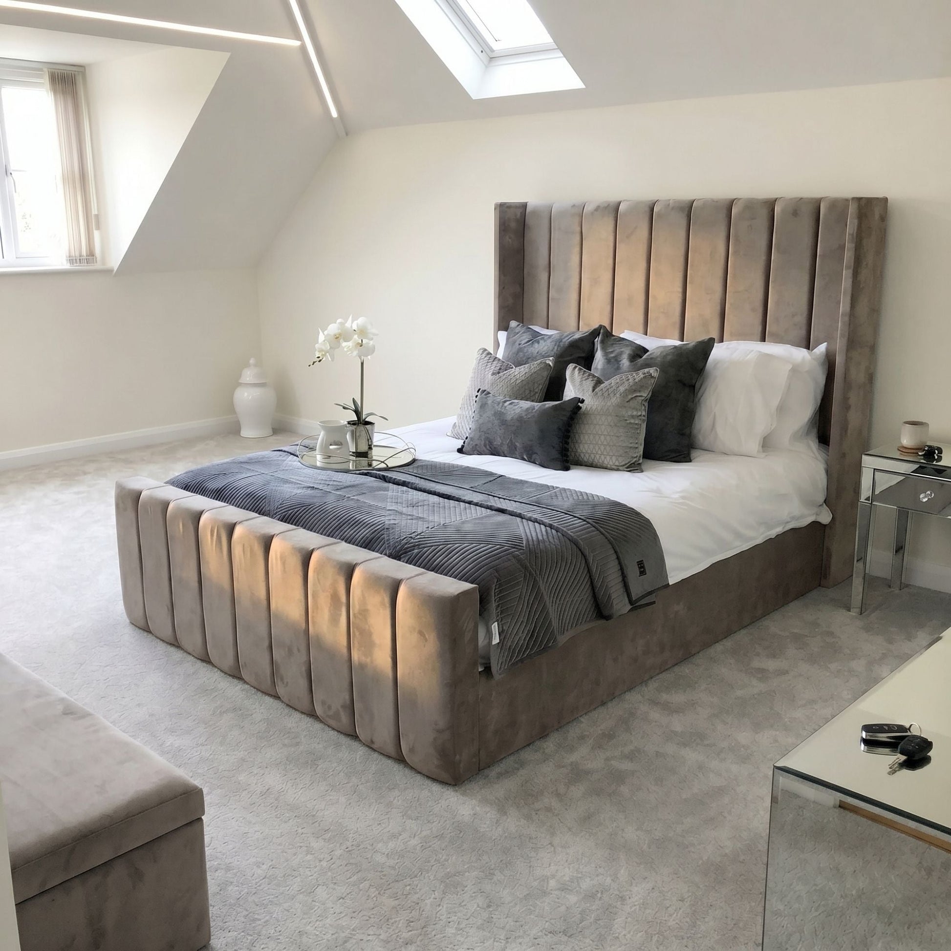 Harlington Wingback Vertical Panel Bed Frame - Eagle Bed