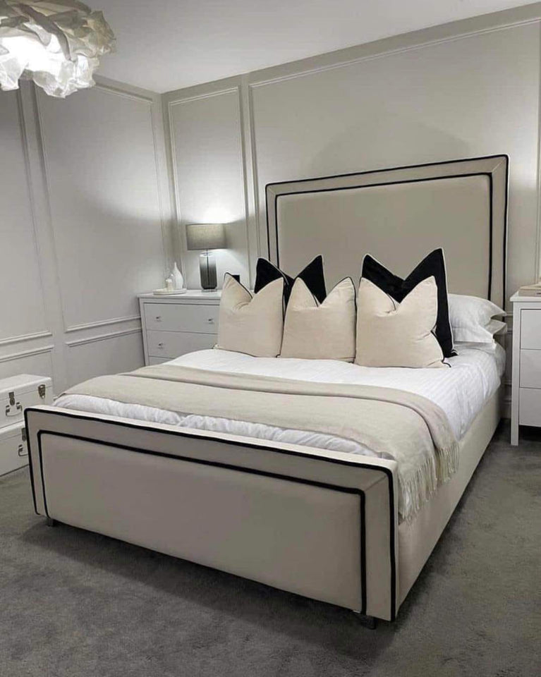 Black piping  Bed